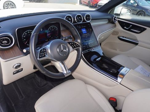 Used 2024 Mercedes-Benz GLC 300 image 7