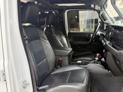 Used 2021 Jeep Wrangler Unlimited Sahara AWD/4WD image 45