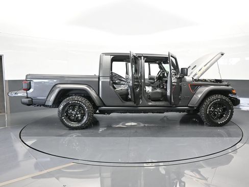 Used 2024 Jeep Gladiator Sport image 60