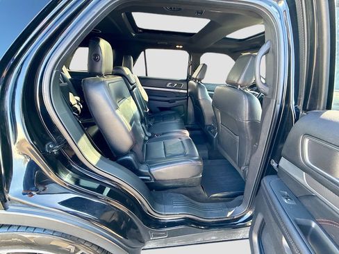 Used 2018 Ford Explorer Sport AWD/4WD image 28
