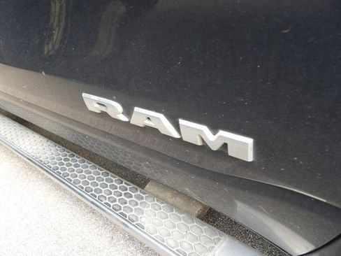 Used 2019 RAM 1500 Big Horn RWD image 16
