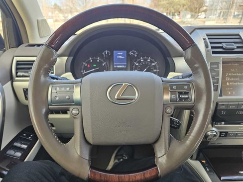 Used 2016 Lexus GX 460 w/ Premium Package image 16