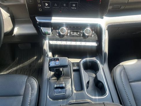 Used 2024 GMC Sierra 1500 Denali w/ Denali Reserve Package AWD/4WD image 13