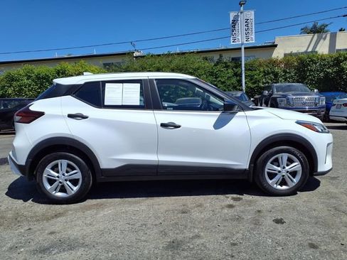Certified 2025 Nissan Kicks Play S FWD image 21