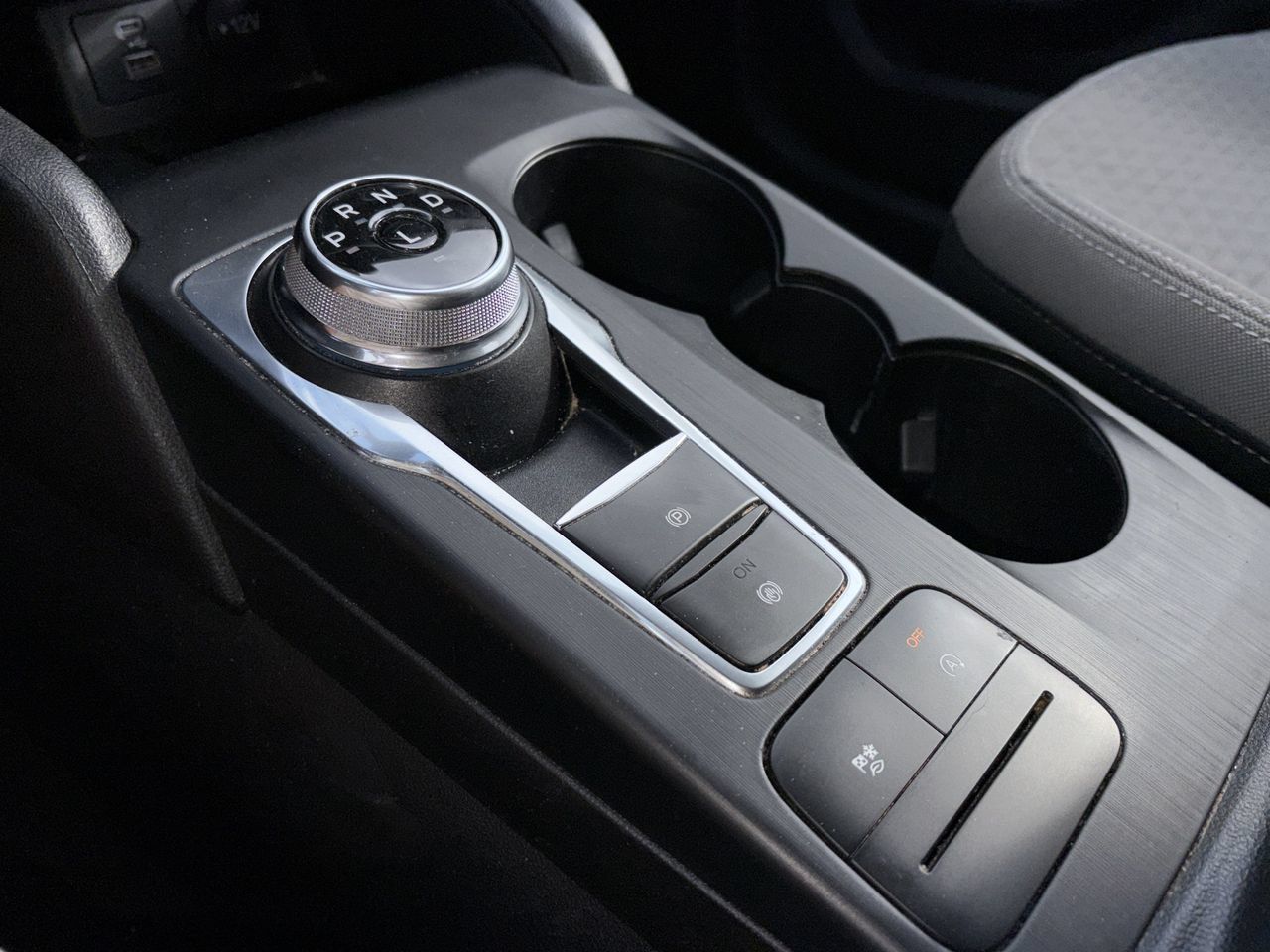 Used 2022 Ford Escape SE w/ SE Sport Appearance Package FWD image 7