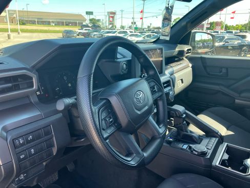 Certified 2026 Toyota Tacoma SR5 AWD/4WD image 11