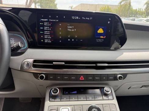 Used 2025 Hyundai Palisade SEL FWD image 14