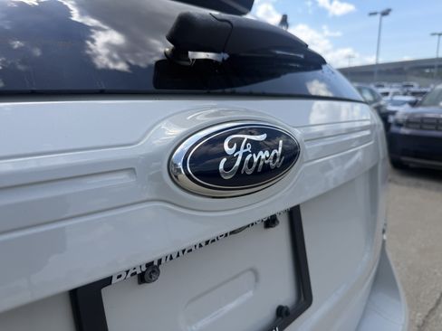Used 2013 Ford Edge SEL FWD image 8