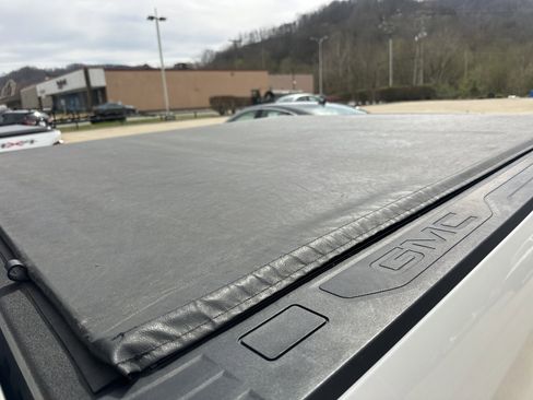 Used 2022 GMC Sierra 1500 SLT image 21