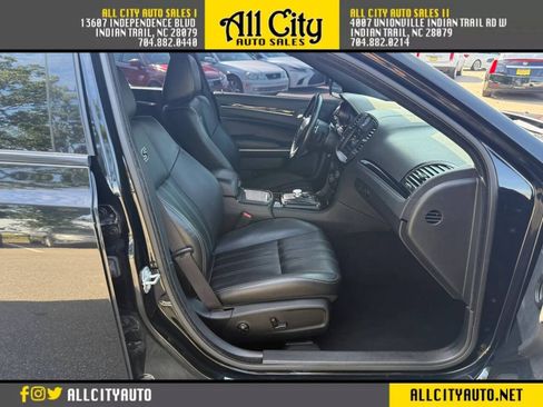 Used 2020 Chrysler 300 S RWD image 13