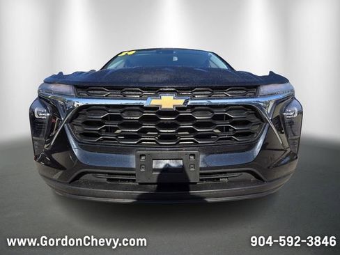 Used 2024 Chevrolet Trax LS image 9