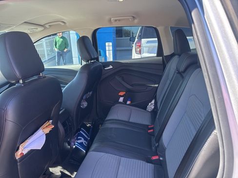 Used 2018 Ford Escape SE w/ SE Sport Appearance Package image 20