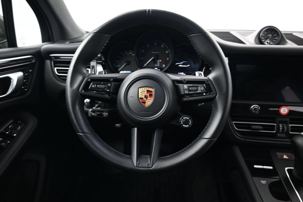 Certified 2024 Porsche Macan Turbo AWD/4WD image 13