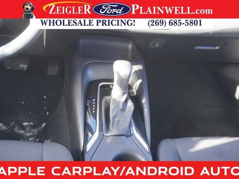 Used 2025 Toyota Corolla LE image 12