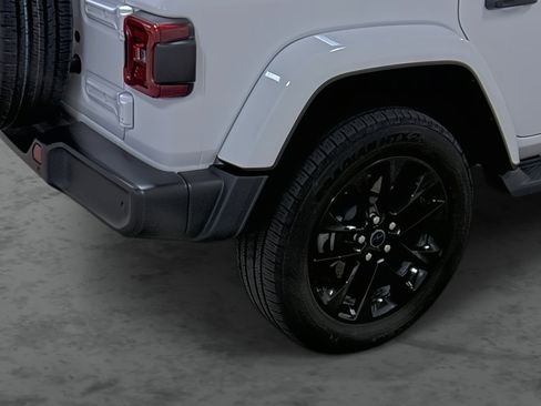 Used 2024 Jeep Wrangler Sahara w/ Technology Group image 12