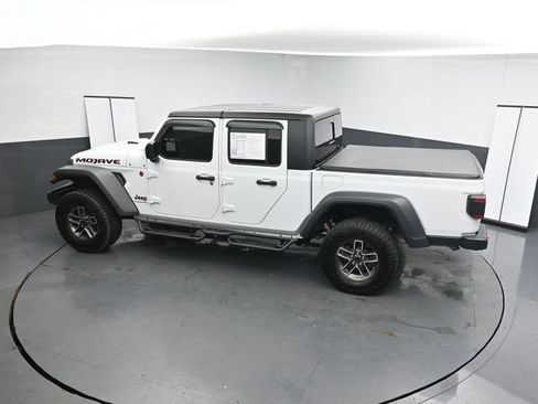 Used 2024 Jeep Gladiator Mojave w/ Technology Group AWD/4WD image 18