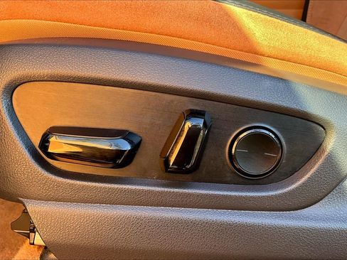 Used 2023 Lexus RZ 450e Premium image 34