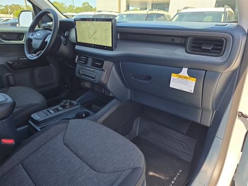 New 2025 Ford Maverick XLT w/ XLT Luxury Package image 8