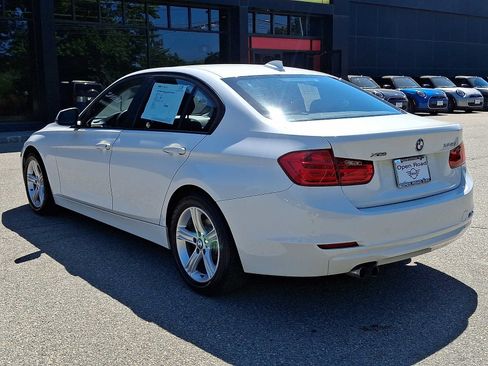 Used 2013 BMW 328i xDrive Sedan AWD/4WD image 4