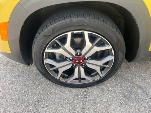 Used 2021 Kia Seltos SX w/ SX Sunroof Package image 11