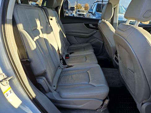 Used 2022 Audi Q7 Premium Plus image 34