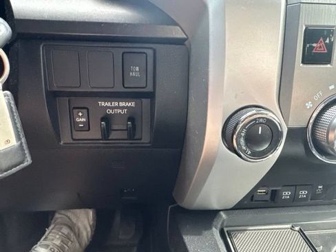 Used 2020 Toyota Tundra SR5 w/ SR5 Upgrade Package AWD/4WD image 19