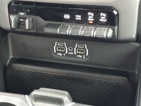 Used 2024 RAM 3500 Big Horn w/ Sport Appearance Package image 39