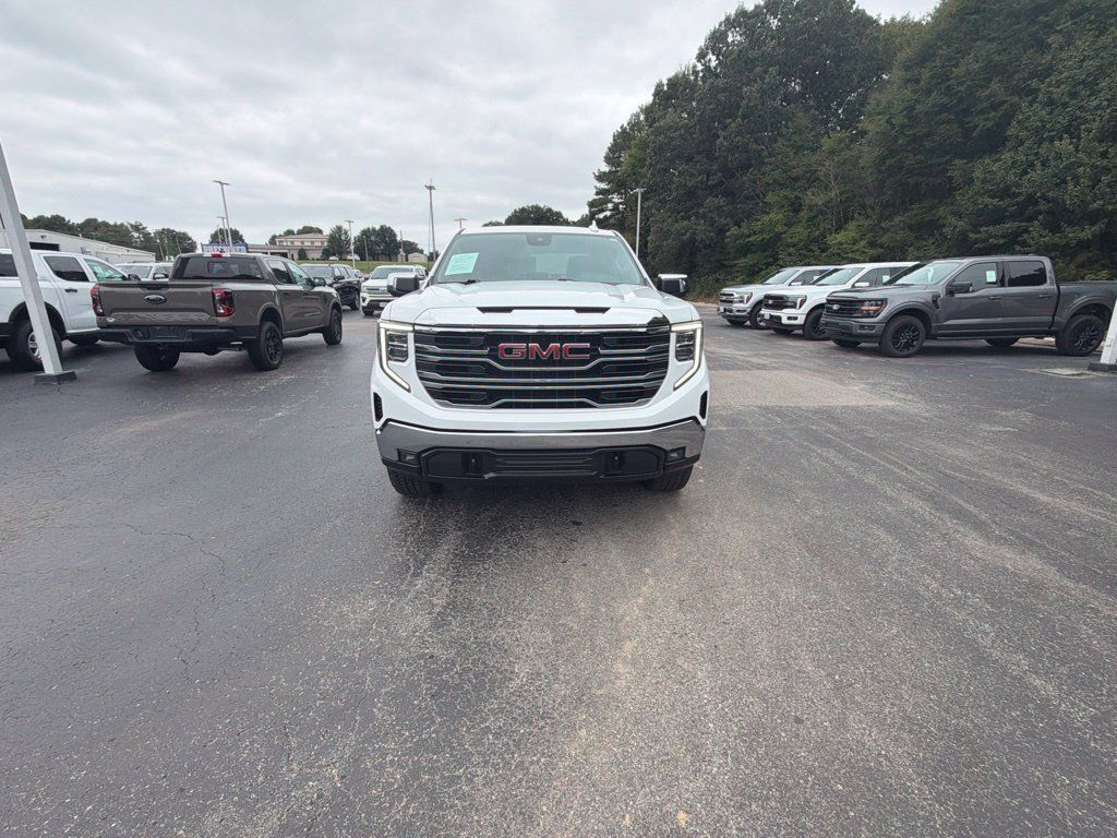 Used 2023 GMC Sierra 1500 SLT w/ SLT Premium Package AWD/4WD image 8