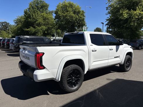 Used 2025 Toyota Tundra Limited AWD/4WD image 4
