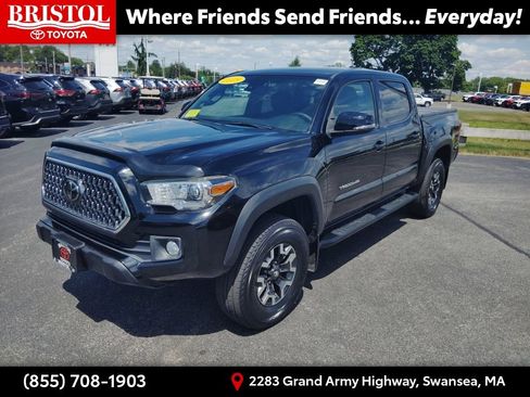Used 2018 Toyota Tacoma TRD Off-Road w/ Technology Package AWD/4WD image 3