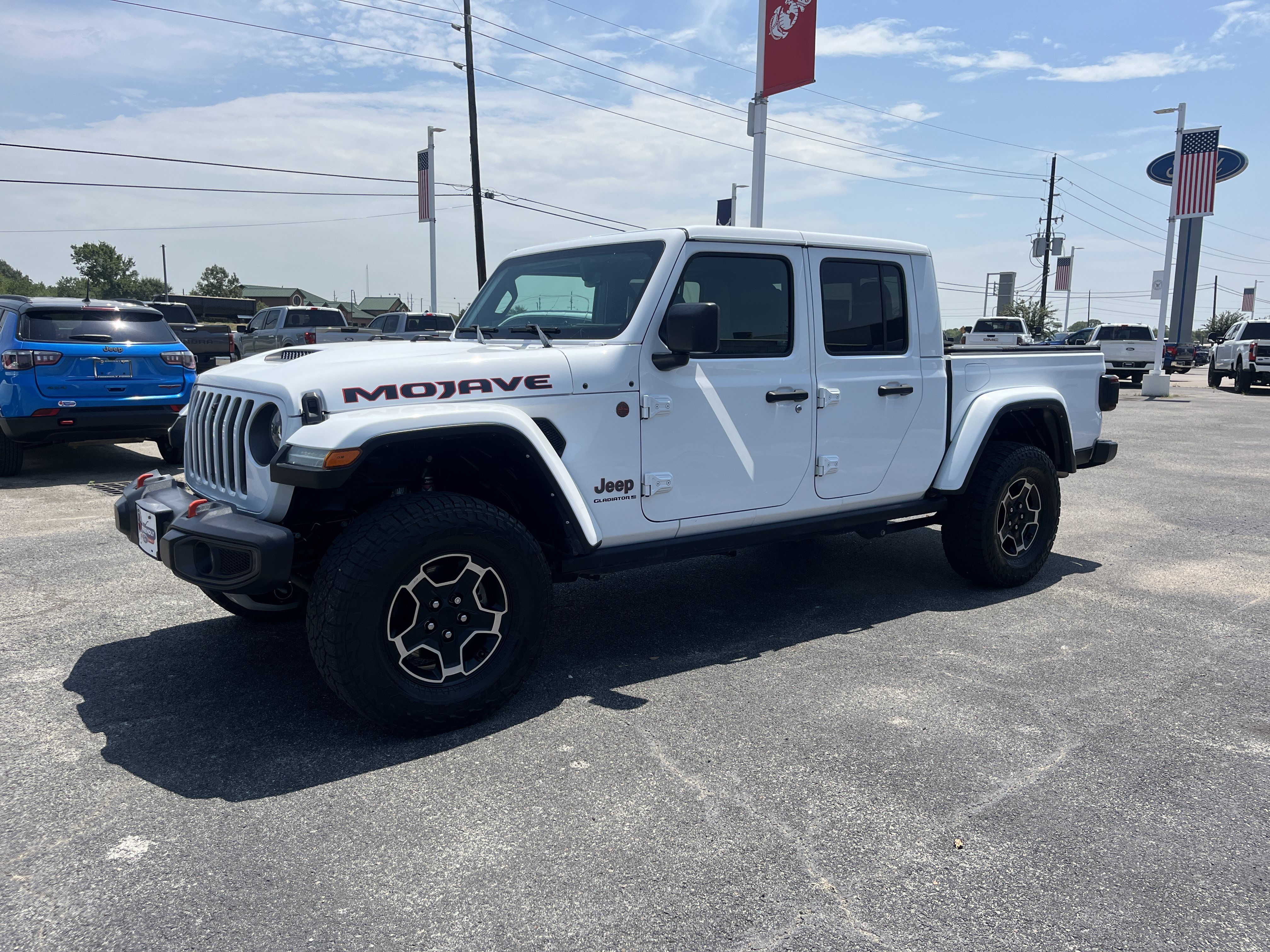 Used 2023 Jeep Gladiator Mojave w/ LED Lighting Group AWD/4WD image 6