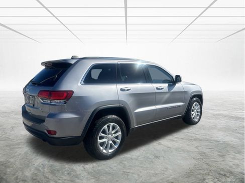 Used 2021 Jeep Grand Cherokee Laredo image 4