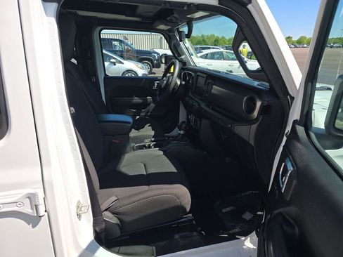 Used 2023 Jeep Wrangler Unlimited w/ Sun & Screen Package AWD/4WD image 5