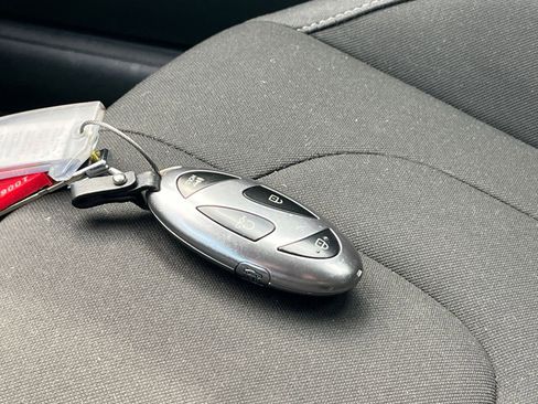 Used 2025 Hyundai Elantra SEL FWD image 21