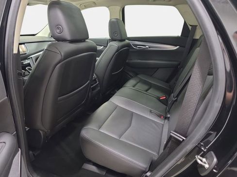 Used 2019 Cadillac XT5 Luxury w/ LPO, Black Ice Package FWD image 12