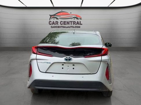 Used 2018 Toyota Prius Prime Advanced FWD image 4
