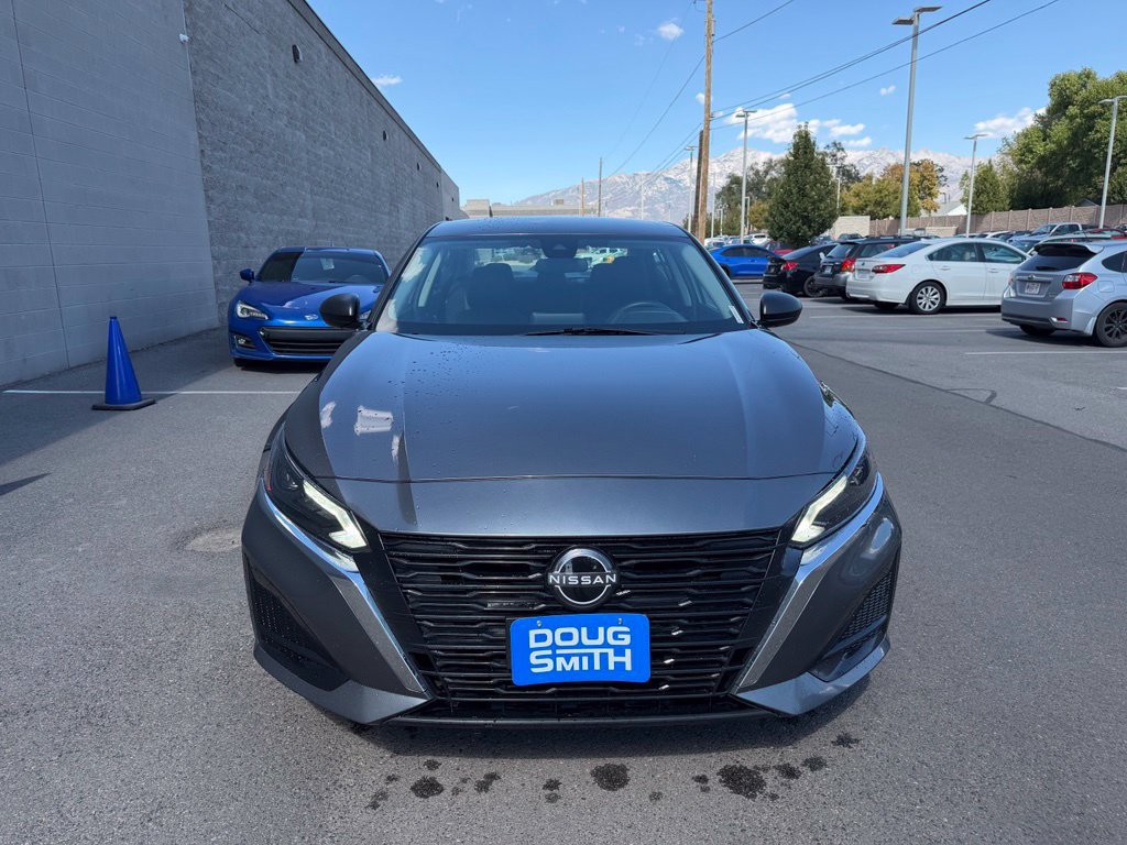 Used 2025 Nissan Altima 2.5 SV AWD/4WD image 8