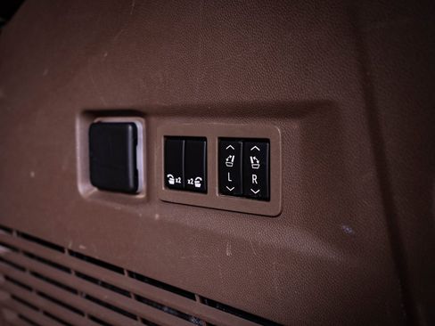 Used 2023 GMC Yukon Denali w/ Max Trailering Package image 25