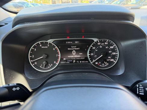 Used 2025 Nissan Rogue SV FWD image 41
