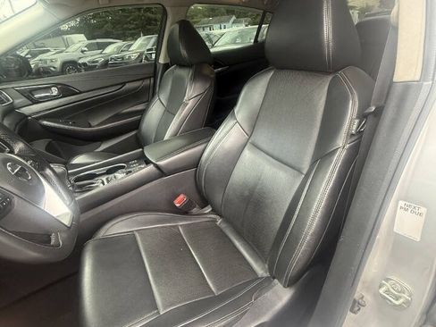 Used 2020 Nissan Maxima 3.5 SV w/ Floor Mat Group FWD image 12