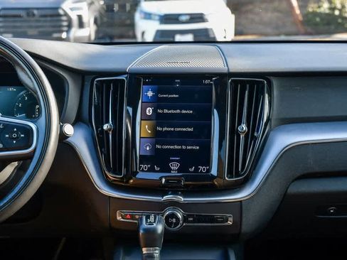 Used 2019 Volvo XC60 T6 Momentum w/ Advanced Package image 13