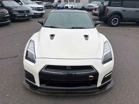 Used 2013 Nissan GT-R Premium image 16
