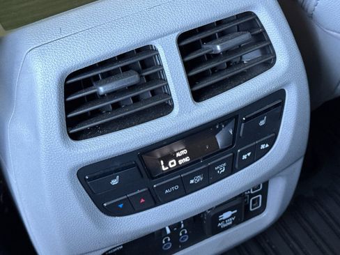 Used 2022 Honda Pilot Touring image 42