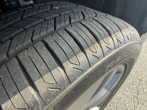 Used 2021 Jeep Cherokee High Altitude AWD/4WD image 6