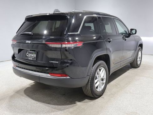 Used 2023 Jeep Grand Cherokee Laredo w/ Trailer Tow Prep Group (B) AWD/4WD image 2