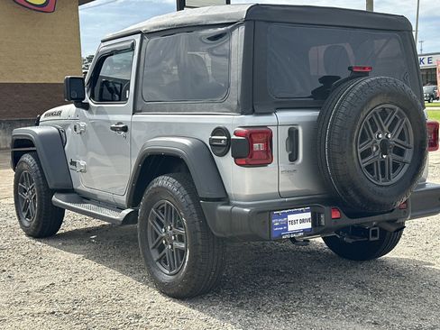 Used 2024 Jeep Wrangler Sport AWD/4WD image 14