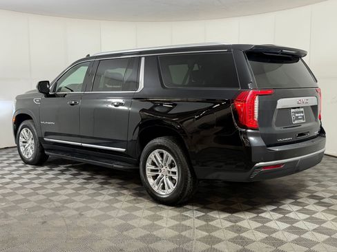 Used 2023 GMC Yukon XL SLT image 3