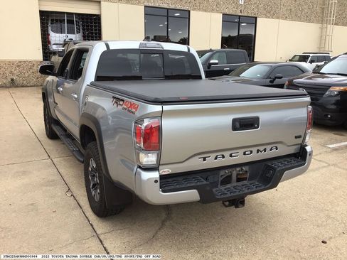Used 2022 Toyota Tacoma TRD Off-Road w/ Technology Package AWD/4WD image 4