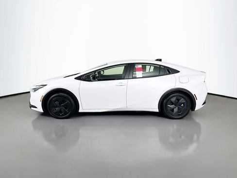New 2026 Toyota Prius Plug-In Hybrid FWD image 8