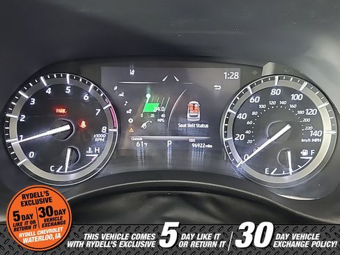 Used 2021 Toyota Highlander XLE image 28